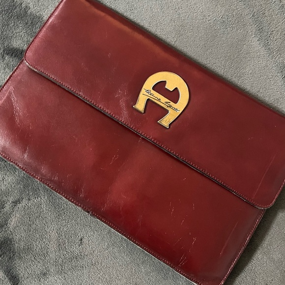 Vintage Etienne Aigner Leather Clutch with free tote - Picture 6 of 10